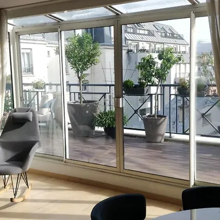 Апартаменты Pretty Rare Gem 2 Steps From The Seine